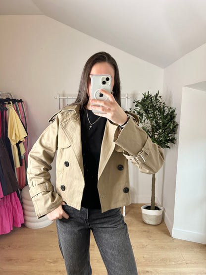 Trench court Alix