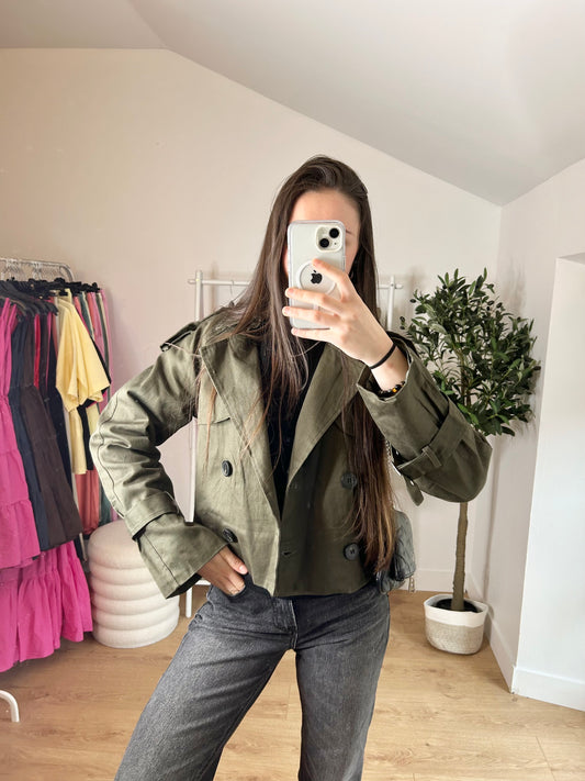 Trench court Alix