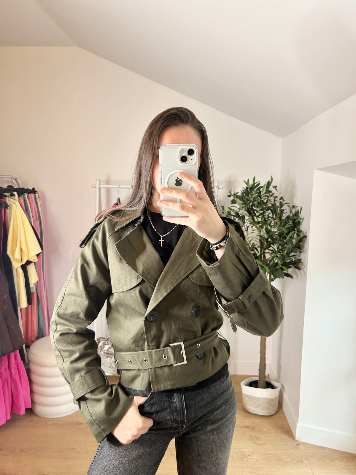 Trench court Alix