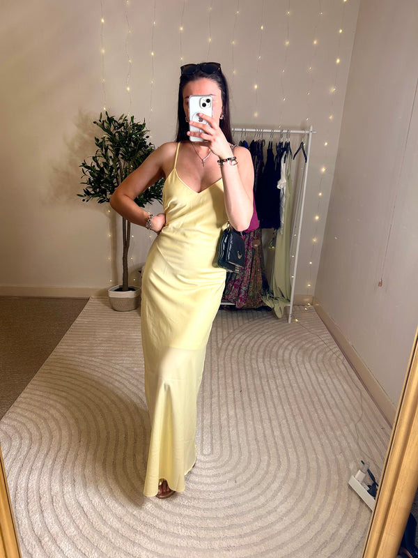 Robe dos nue Éline