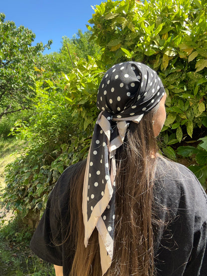 Foulard à pois